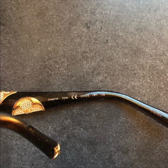 Sunglasses - Picture 3 of 5